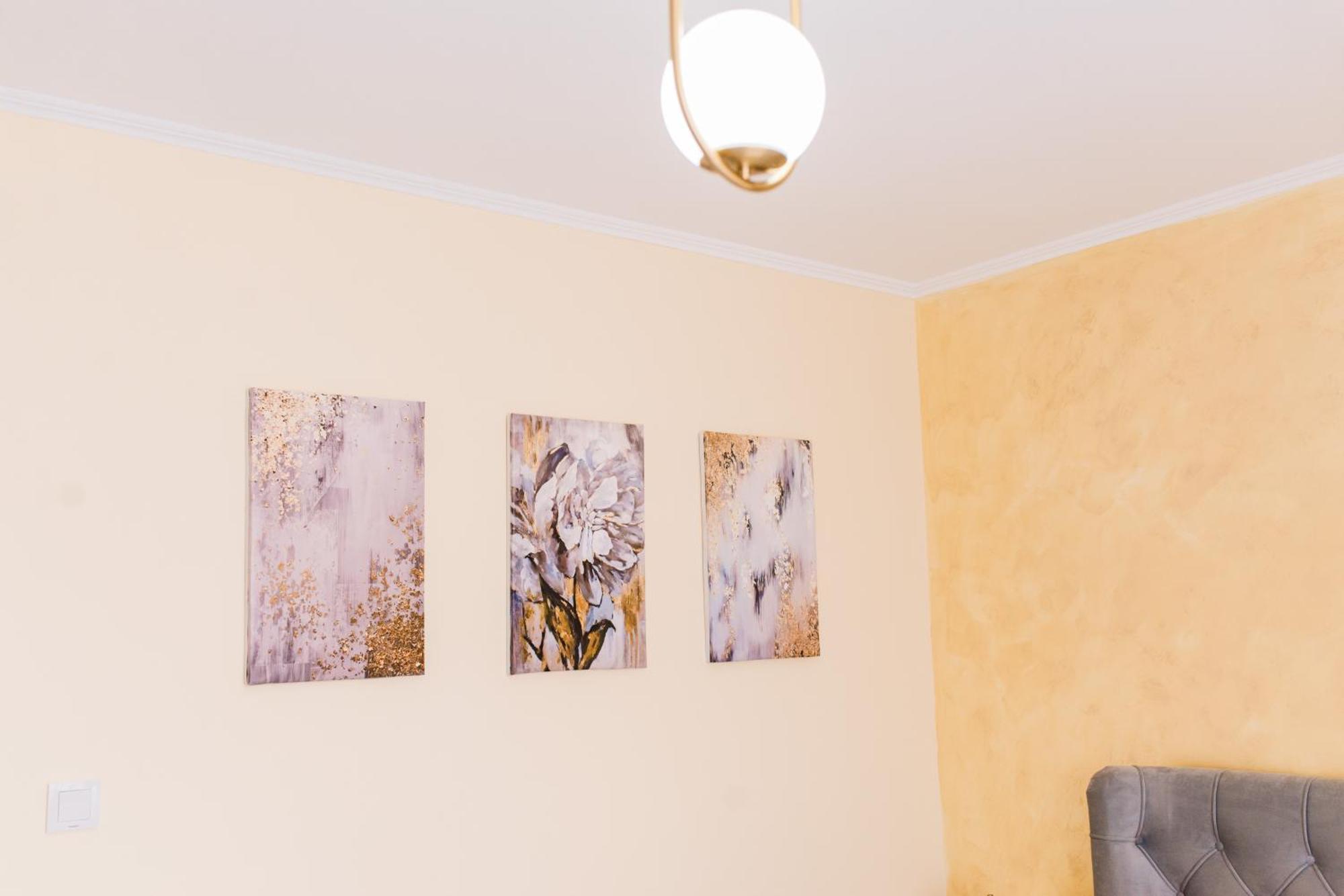 Central White Apartment Satu Mare Bagian luar foto