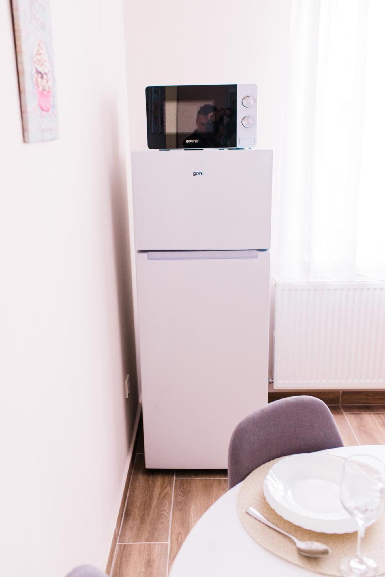 Central White Apartment Satu Mare Bagian luar foto