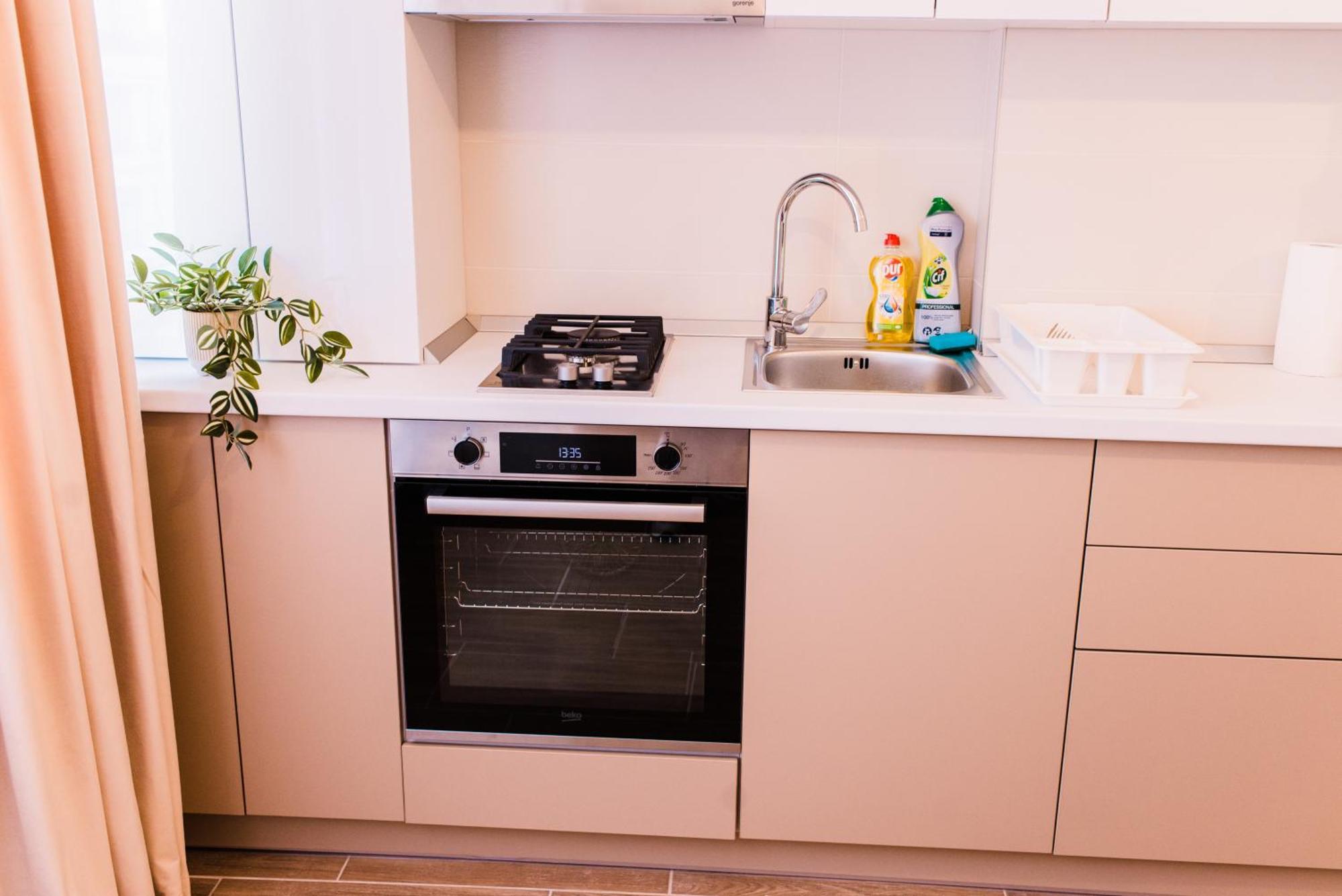 Central White Apartment Satu Mare Bagian luar foto