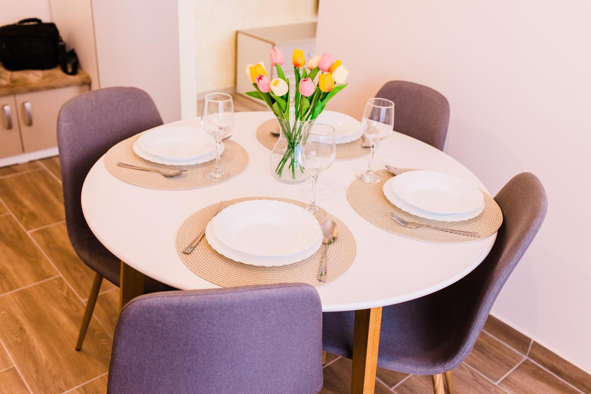 Central White Apartment Satu Mare Bagian luar foto
